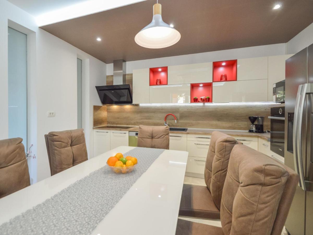 Apartment Mornar-5 By Interhome Trogir Buitenkant foto
