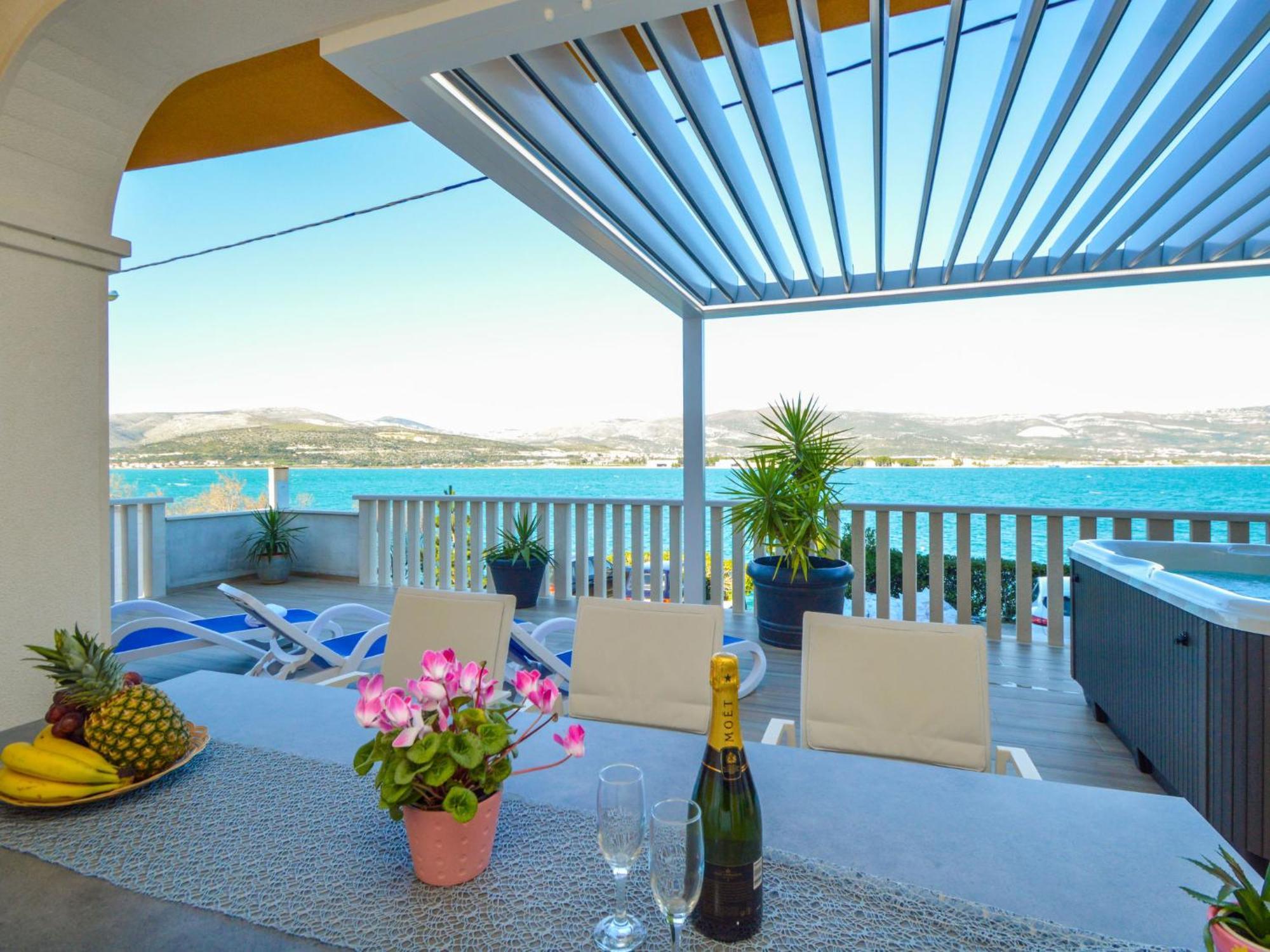 Apartment Mornar-5 By Interhome Trogir Buitenkant foto